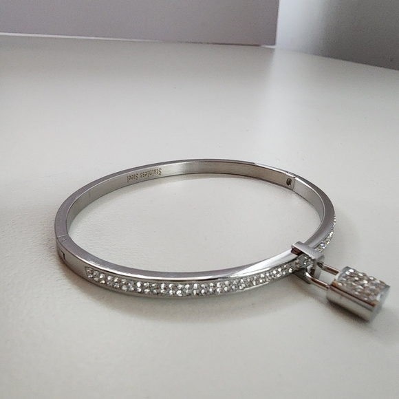 NWT Rhinestone Embellished Lock Charm Stainless Steel Bangle Evening Bracelet - Picture 4 of 7